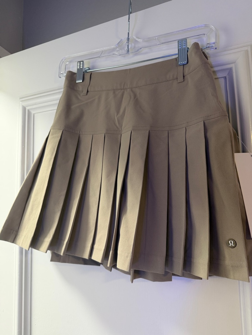 lululemon athletica Drop-Waist Pleated Golf Skirt in Khaki - Picture 4 of 7